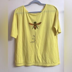 Hillbilly Women Let It Bee T-shirt Aesthetics.